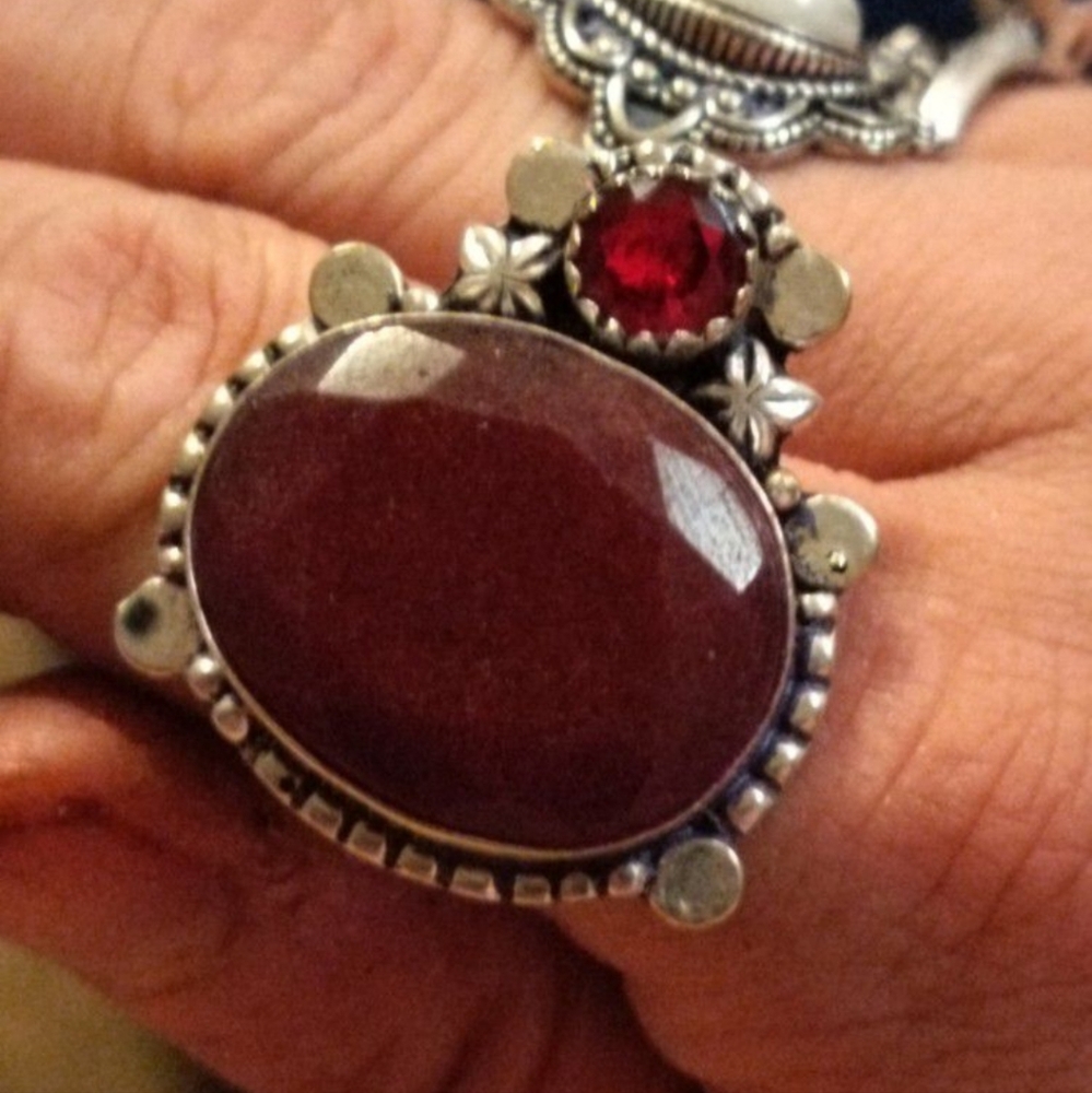 Set Of Giant Natural Ruby With Garnet Small Stone… - image 4